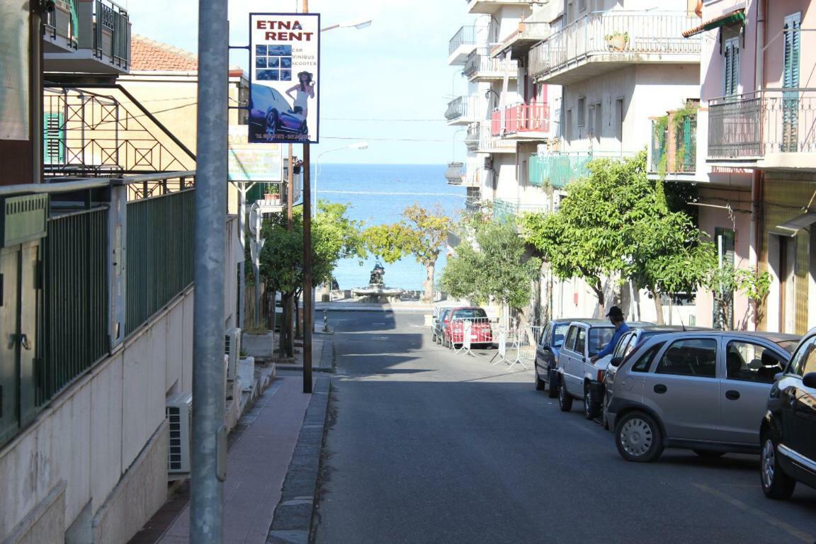 Monovano Di Schiso Giardini Naxos Eksteriør billede